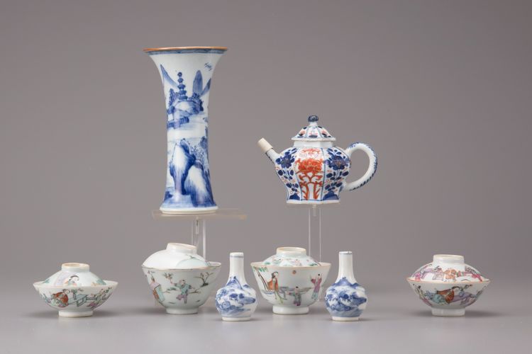A lot of 8 Chinese porcelain items