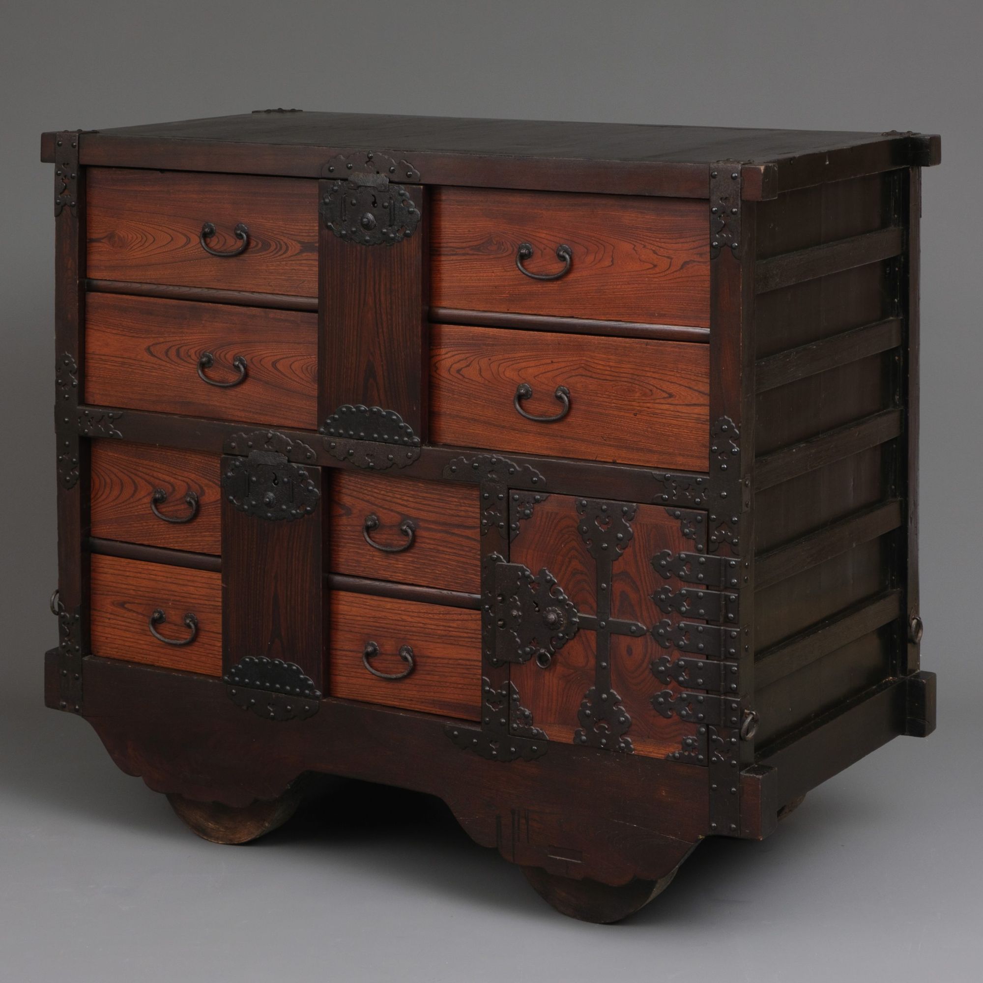A JAPANESE KURUMA'DANSU 車箪笥 (WHEELED STORAGE CHEST, SECOND HALF