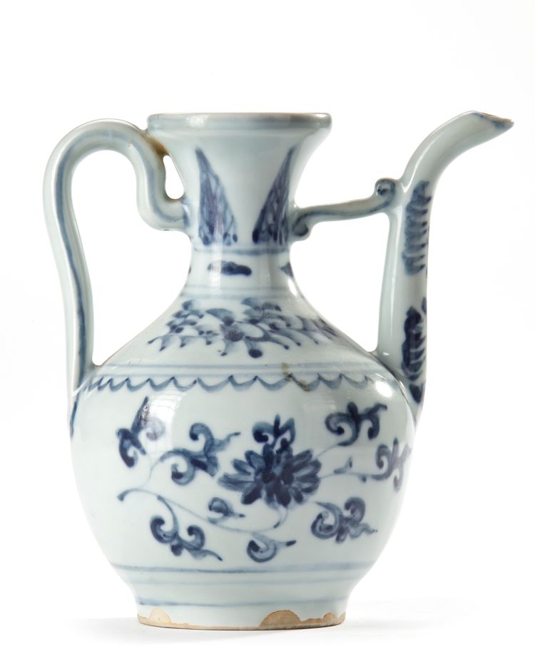 A CHINESE BLUE AND WHITE EWER, MING DYNASTY (1368-1644)