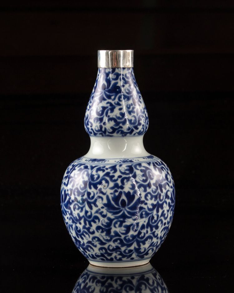 A Chinese blue and white  double gourd vase