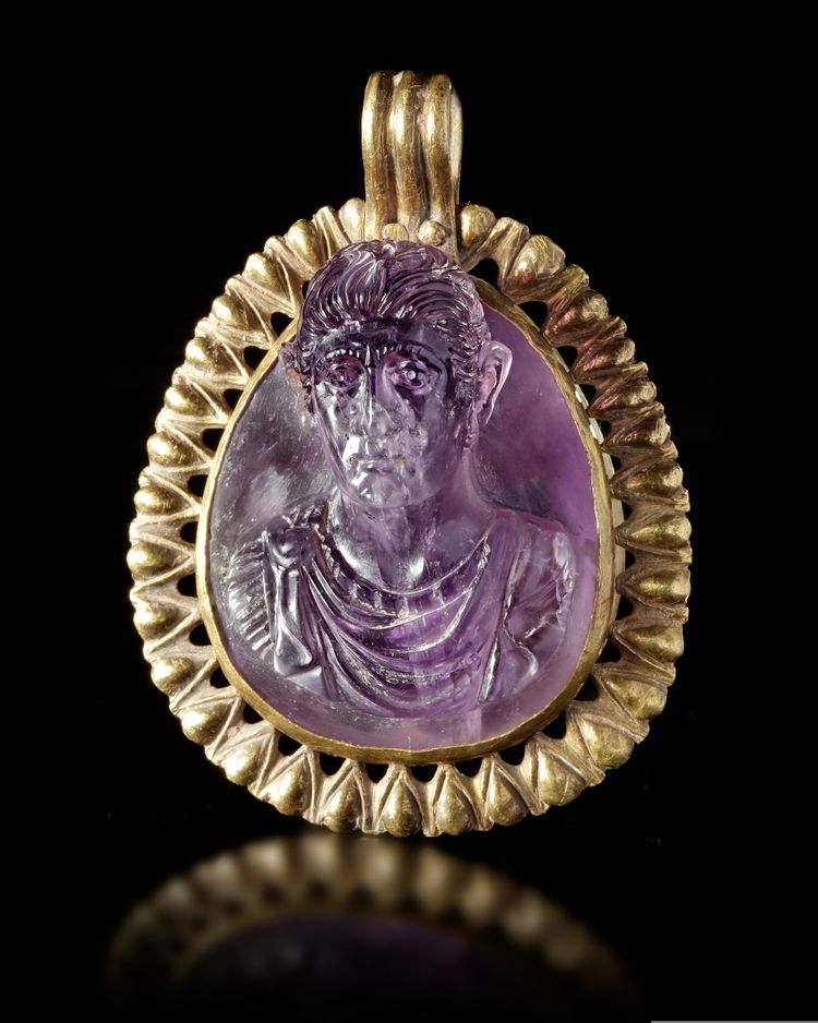 A CAMEO OF CONSTANTINE THE GREAT IN A GOLD MOUNT, 4TH CENTURY AD