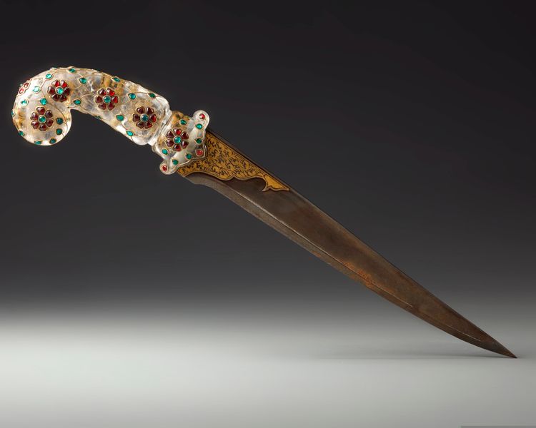 A GEM SET ROCK CRYSTAL-HILTED DAGGER, MUGHAL, INDIA, 18TH-19TH CENTURY