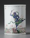 A CHINESE FAMILLE VERTE BRUSH POT, QING DYNASTY (1644–1911)