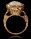 AN AGATE SEAL GOLD RING