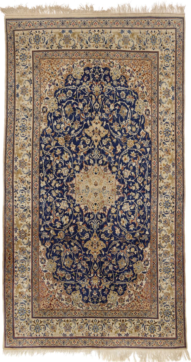 A VERY FINE TUDESK CARPET