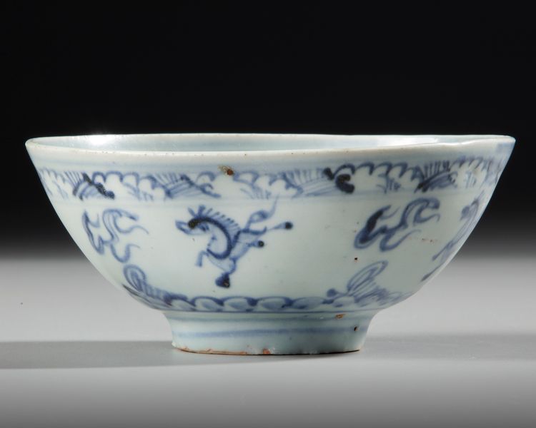 CHINESE BLUE AND WHITE BOWL, MING DYNASTY, ca 1600