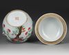 A CHINESE FAMILLE ROSE PEACH POT AND COVER, 20TH CENTURY