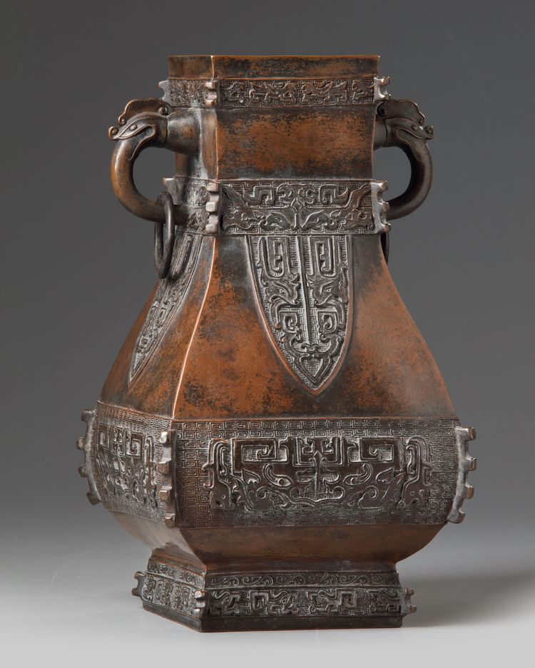 A CHINESE BRONZE ARCHAISTIC HU VASE, 20TH CENTURY