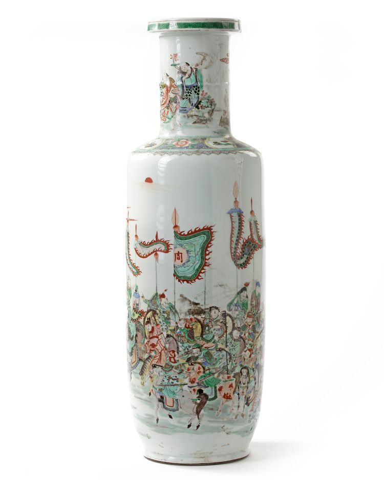 A LARGE CHINESE FAMILLE VERTE 'NARRATIVE' ROULEAU VASE, CHINA, 19TH CENTURY
