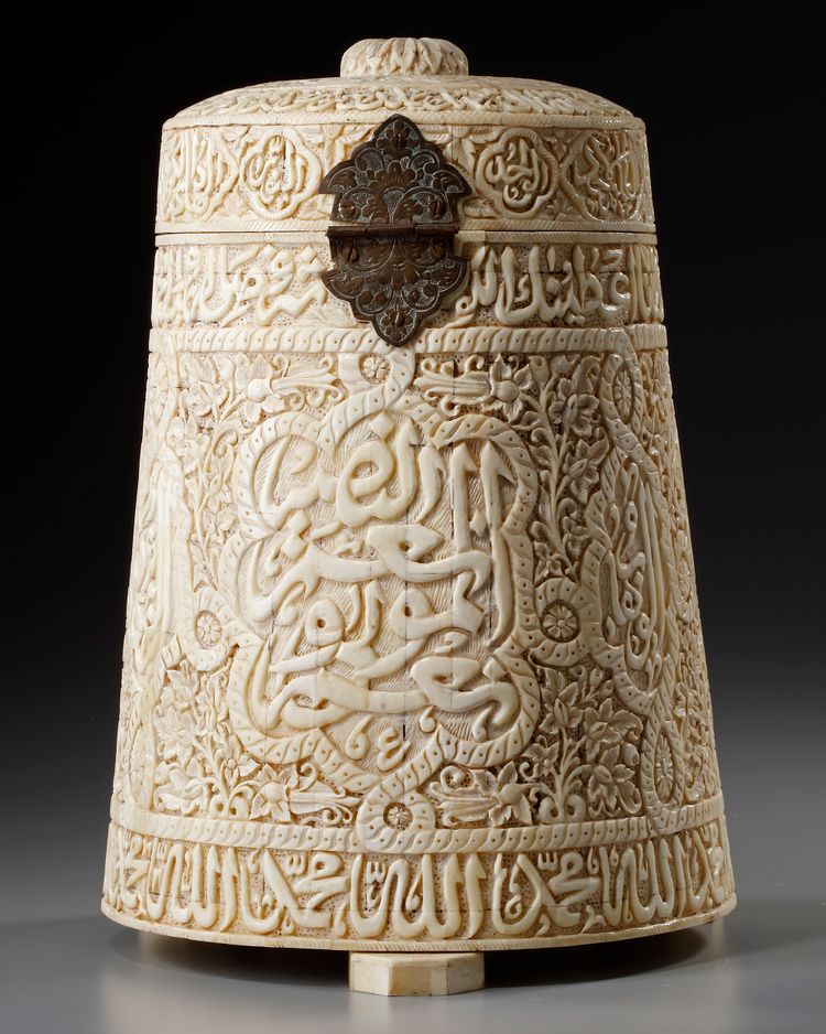 A MAGNIFICENT OTTOMAN BONE BOX, 19TH CENTURY