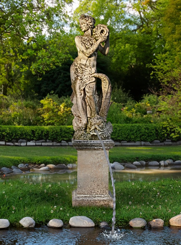 A CARVED LIMESTONE FOUNTAIN FIGURE REPRESENTING SALACIA (GODDESS OF THE SEA, WIFE OF NEPTUNE), SECOND HALF 20TH CENTURY