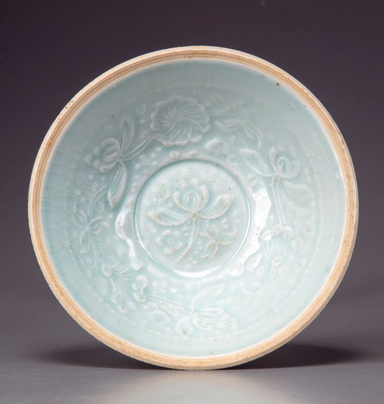 A CHINESE QINGBAI GLAZED 'FLORAL' BOWL, SONG DYNASTY (960-1279)