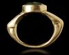 A ROMAN GOLD RING WITH INTAGLIO, CIRCA 1ST- 2ND CENTURY A.D.