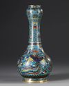 A CHINESE CLOISONNÉ ENAMEL GARLIC HEAD VASE, JINGTAI INCISED SIX-CHARACTER MARK IN A LINE (1450-1456), 17TH/18TH CENTURY