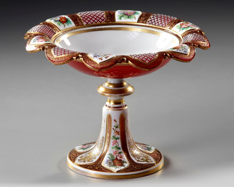 AN OVERLAY BOHEMIAN CENTERPIECE, LATE 19TH CENTURY