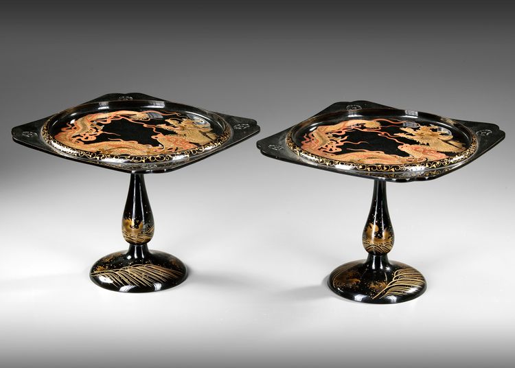 A JAPANESE PAIR OF LACQUERED TRAYS WITH DRAGON DESIGN, MEIJI PERIOD (1868-1912)
