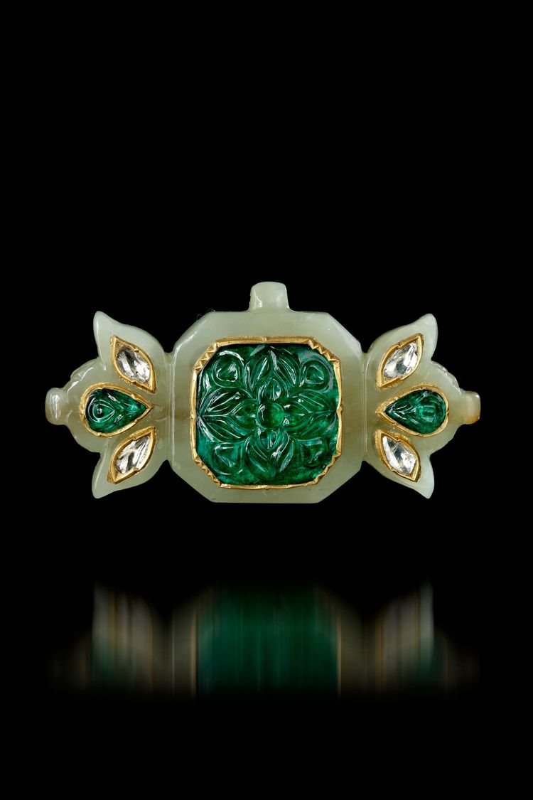 A MUGHAL JADE AND GEM SET PENDANT, INDIA, 19TH CENTURY