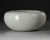 A CHINESE CRACKLE-GLAZED BOWL, QING DYNASTY (1644-1911)