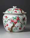 A CHINESE FAMILLE ROSE PEACH POT AND COVER, 20TH CENTURY