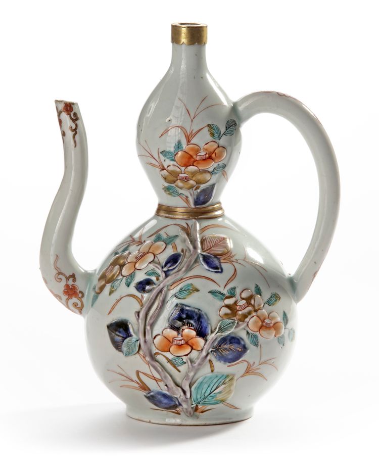 TWO JAPANESE IMARI WARES, 17TH-18TH CENTURY