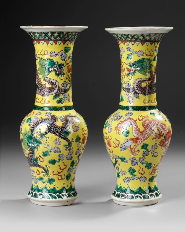 A PAIR OF CHINESE FAMILLE VERTE VASES – 19TH CENTURY