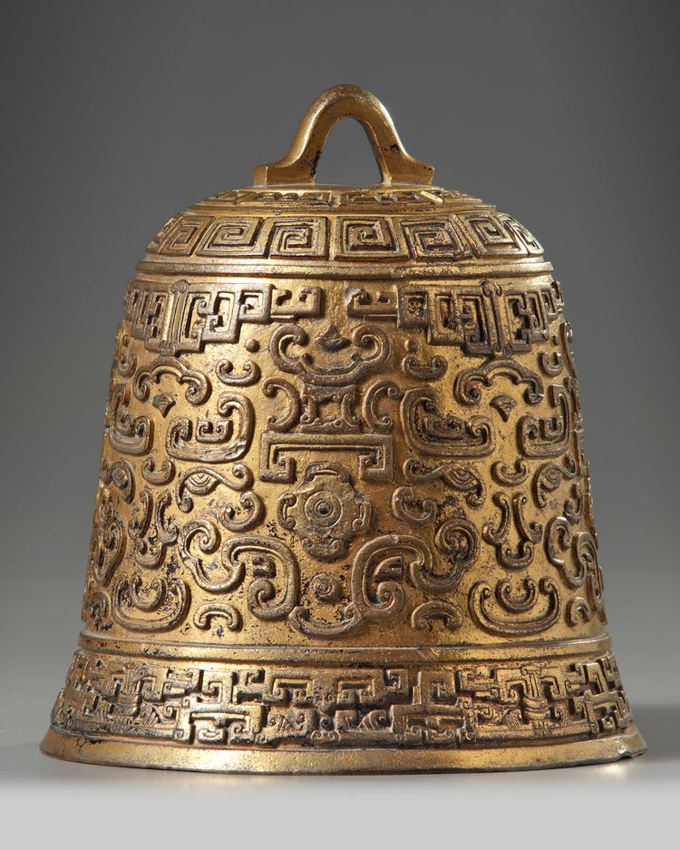 A Chinese gilt bronze bell