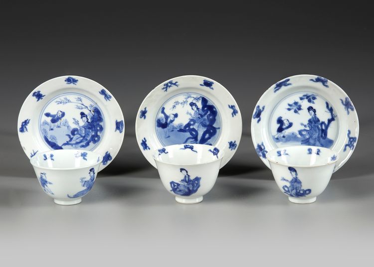 THREE CHINESE BLUE AND WHITE CUPS AND SAUCERS, KANGXI PERIOD (1662-1722)