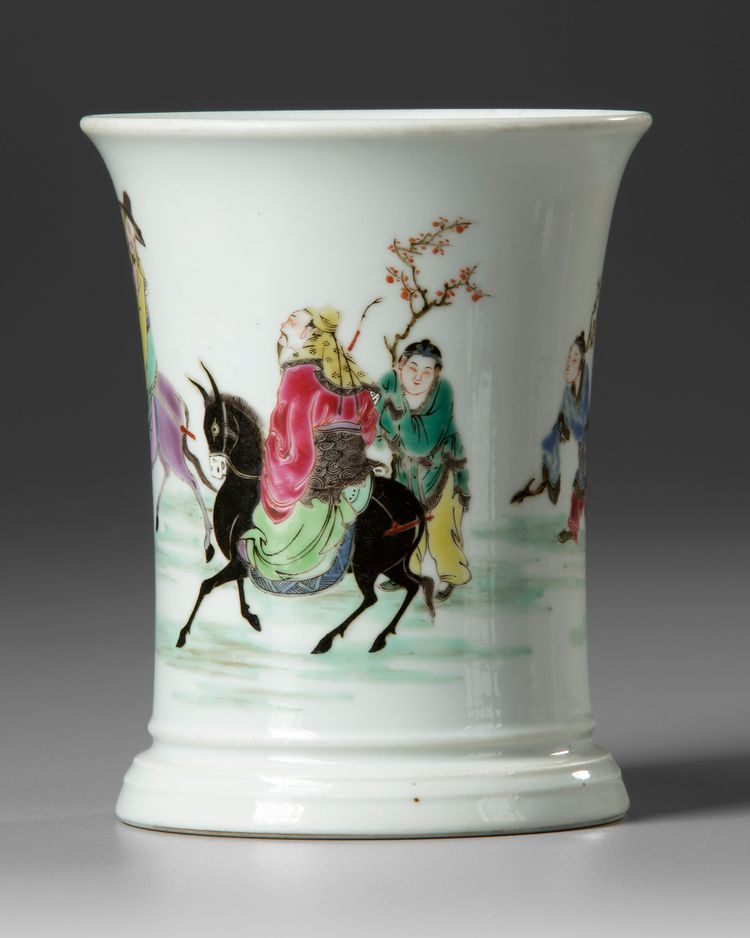 A CHINESE FAMILLE ROSE BRUSH POT, 20TH CENTURY