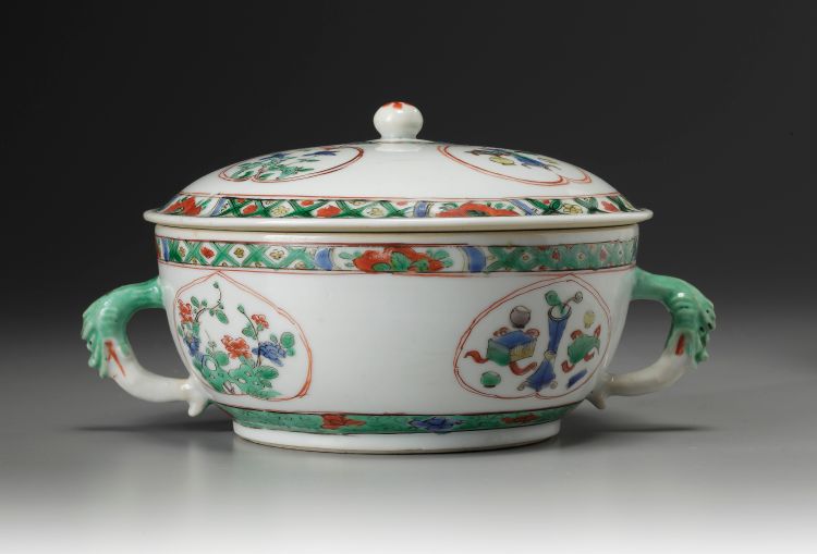 A CHINESE FAMILLE VERTE TUREEN AND COVER, KANGXI PERIOD (1662-1722)