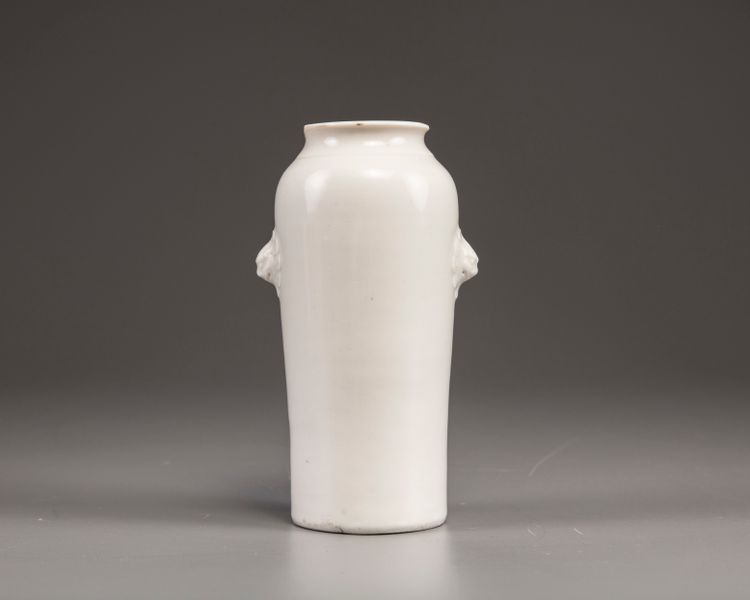 A Chinese Dehua white-glazed slender vase