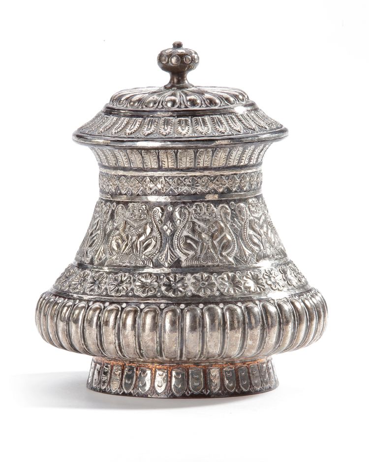 A SILVER POT WITH  COVER, INDIA, 19TH CENTURY