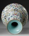 A CHINESE FAMILLE ROSE BOTTLE VASE, 19TH CENTURY