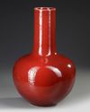 A LARGE CHINESE RED GLAZED BOTTLE VASE, 19TH-20TH CENTURY