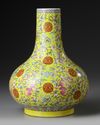 A CHINESE YELLOW-GROUND FAMILLE ROSE VASE, 19TH-20TH CENTURY