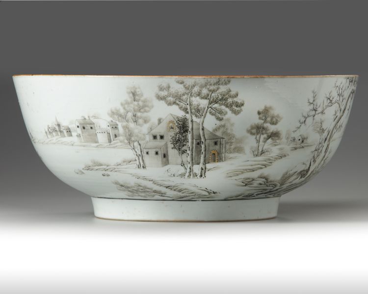 A Chinese grisaille-decorated 'hundred birds' punch bowl