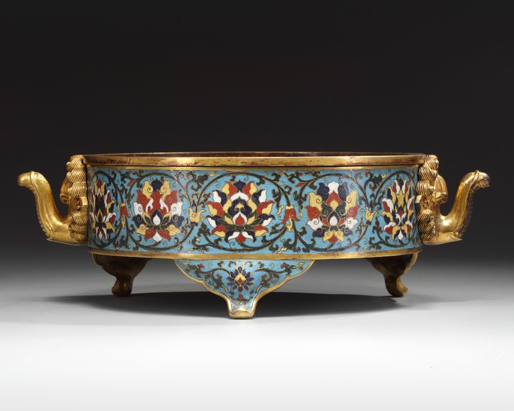 A CHINESE CLOISONNE ENAMEL TRIPOD CENSER, QING DYNASTY (1644-1911)
