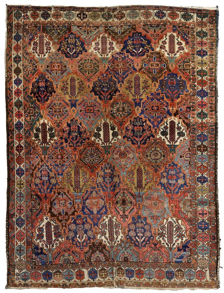 A BAKHTIARI CARPET, PERSIA, CIRCA 1930