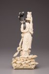 An ivory carving of a lady