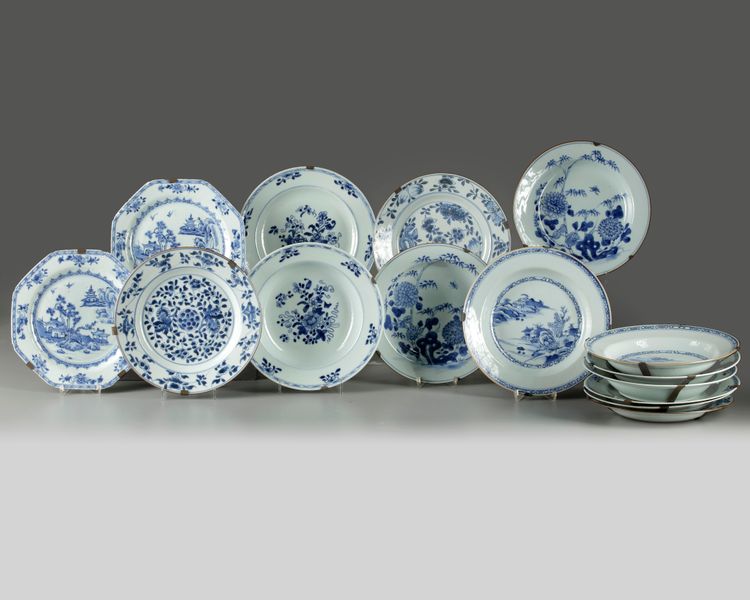 A group of fifteen Chinese blue and white dishes