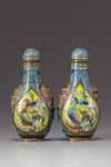 A  PAIR OF CHINESE CLOISONNÉ ENAMEL SNUFF BOTTLES, 19TH-20TH CENTURY