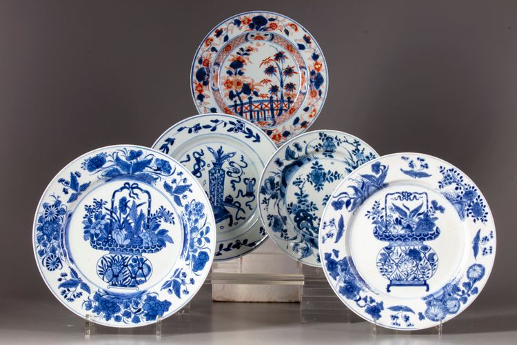 A lot of five Chinese dishes