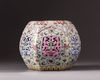 A CHINESE CELADON GROUND FAMILLE ROSE PORCELAIN PILLOW, LATE QING DYNASTY (1644-1911)