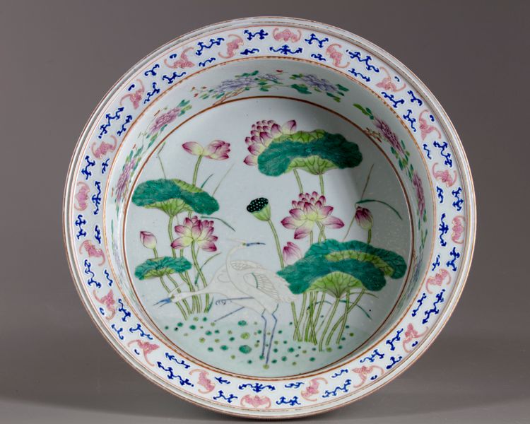 A Chinese famille rose basin