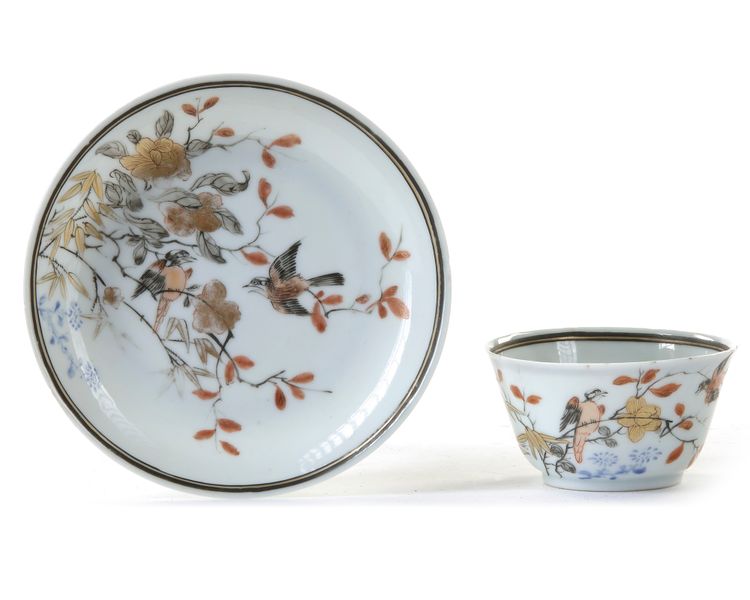 A CHINESE CUP AND SAUCER, YONGZHENG PERIOD (1723-1735)