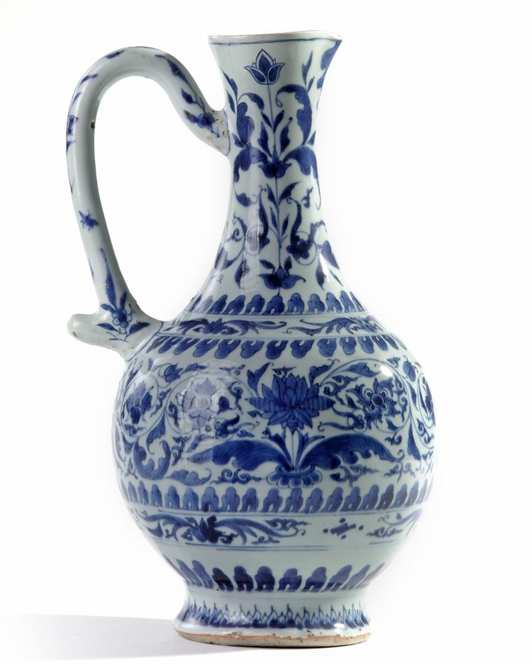 A Chinese blue and white ewer