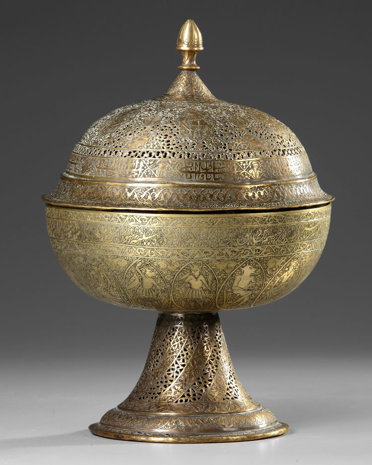 A BRONZE OPENWORK INCENSE BURNER, ZAND QAJAR, EARLY 19TH CENTURY
