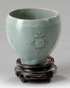 A SMALL KOREAN CELADON GLAZE CUP, GORYEO DYNASTY (918-1392)
