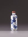 A Chinese blue and white snuff bottle