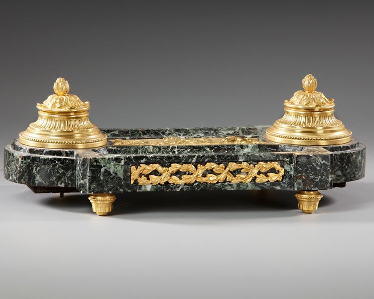 A GILDED BRONZE AND GREEN MARBLE INKWELL, NAPOLEON III PERIOD, LATE 19TH CENTURY