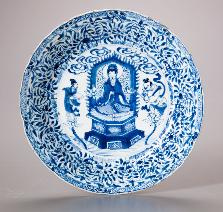 A CHINESE BLUE AND WHITE DISH, KANGXI 1662-1722